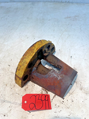 John Deere 7800 Tractor Rear Hub Wedge Clamp