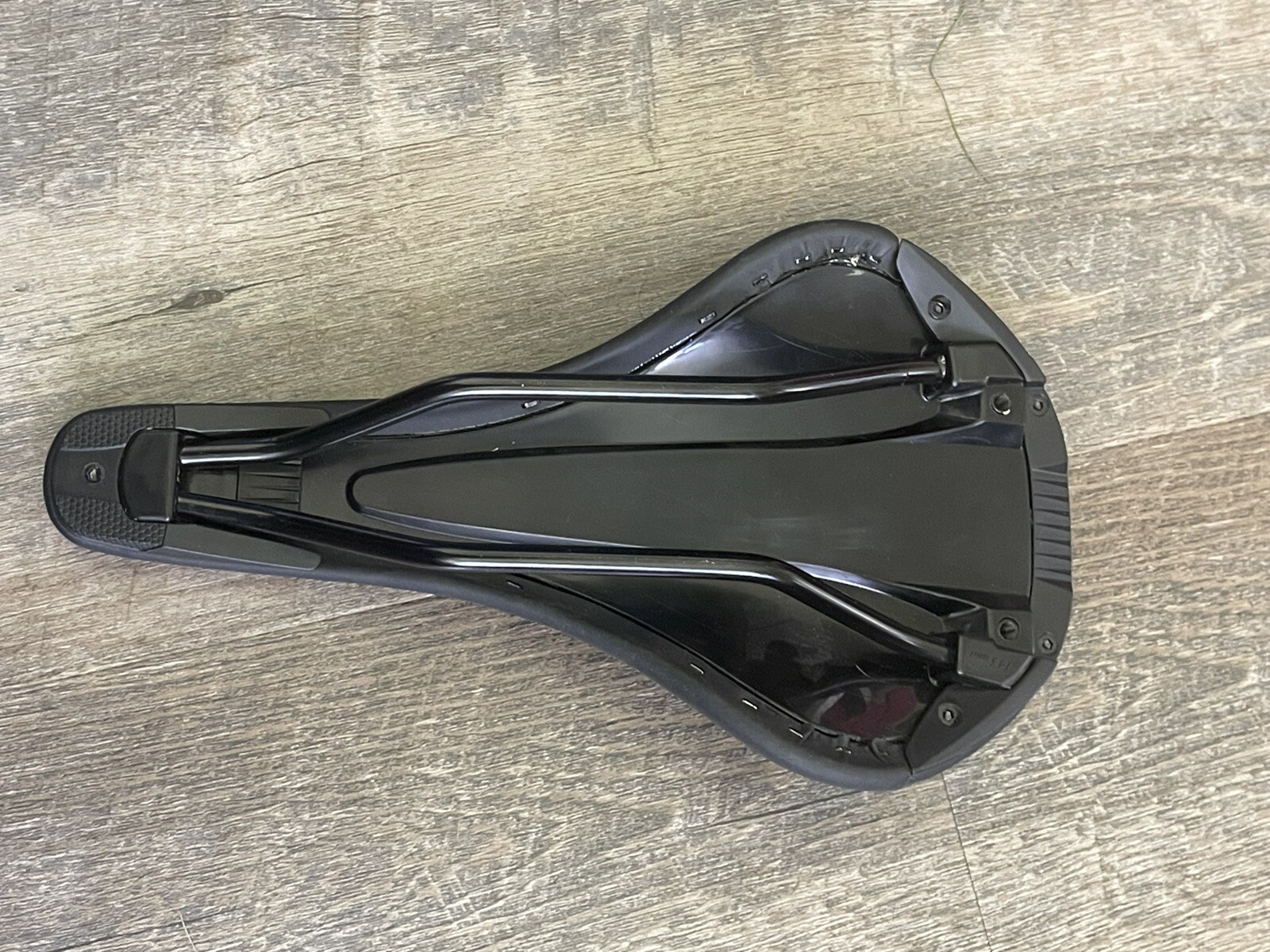 Specialized Bridge Body Geometry 143mm Bike Seat Black Cycling Saddle 