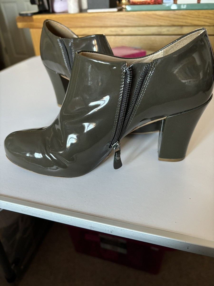 Clarks Active Air Heeled Shoe Size In Smoke Grey