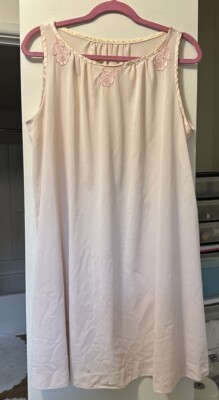 Gossard Vintage Artemis Nightgown Size Medium With Embroidered Collar 