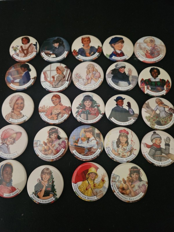 Pinbacks  Buttons American Girl The  Pleasant Co  1995  1 "  1/2 . 24 Good Cond.