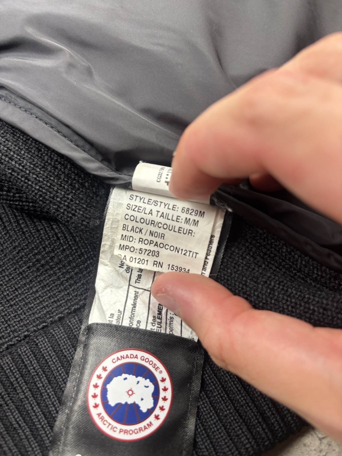 Canada Goose Hybridge Knit Gilet | UK M | 9/10 Condition image 8
