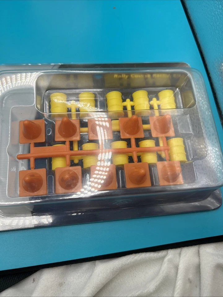 Vintage Silver Porsche 911 Zip Zap In Case Sealed With Xtras All Sealed - Image 4 of 4