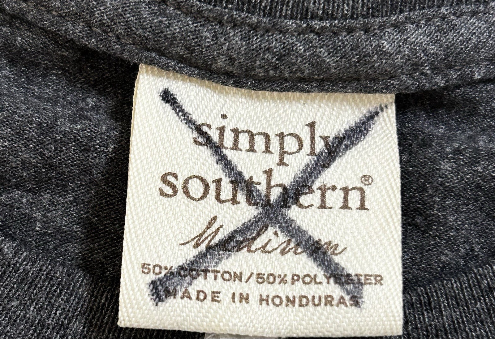 Simply Southern Women’s M Merry Christmas Cardinals & Poinsettias Gray LS Tee