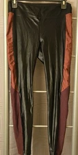 Koral Serendipity Infinity Med Rise Liquid Leggings Black W/Maroon Stripe Size M