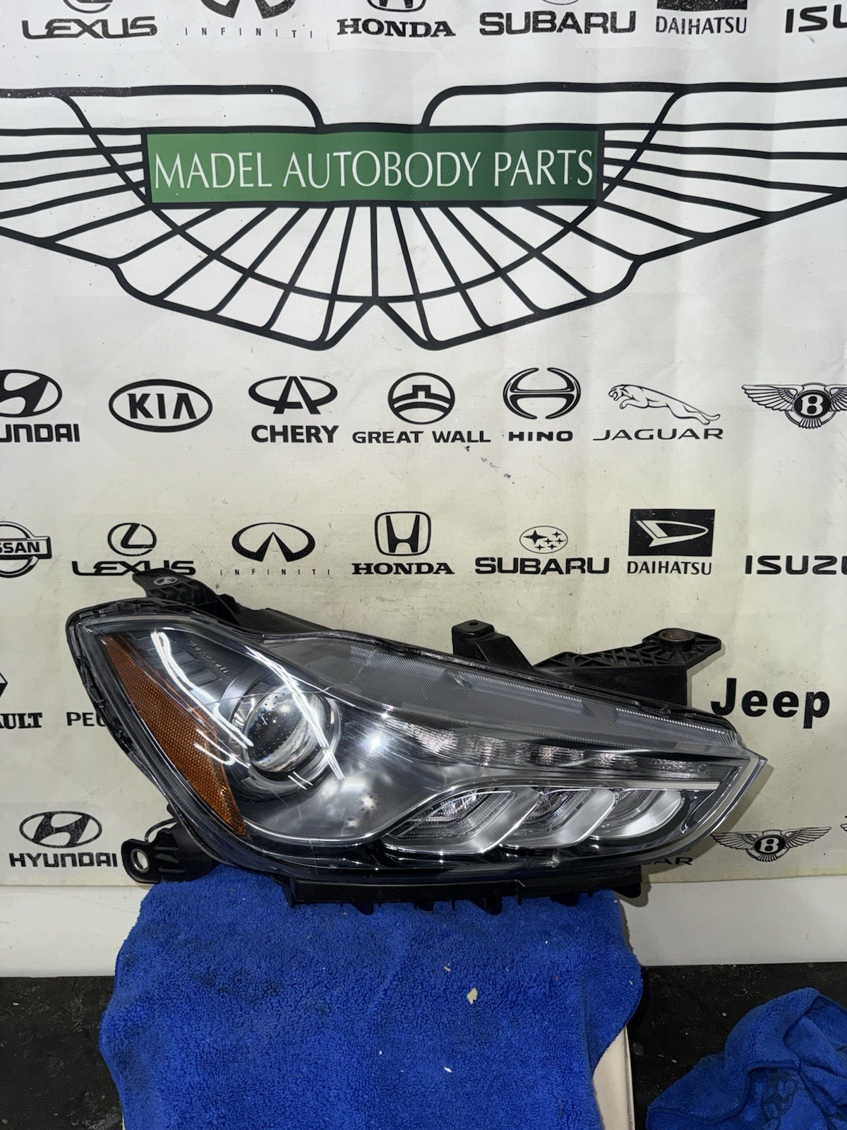 Maserati Ghibli 2014-2017 Front Right Upper Headlight ballast