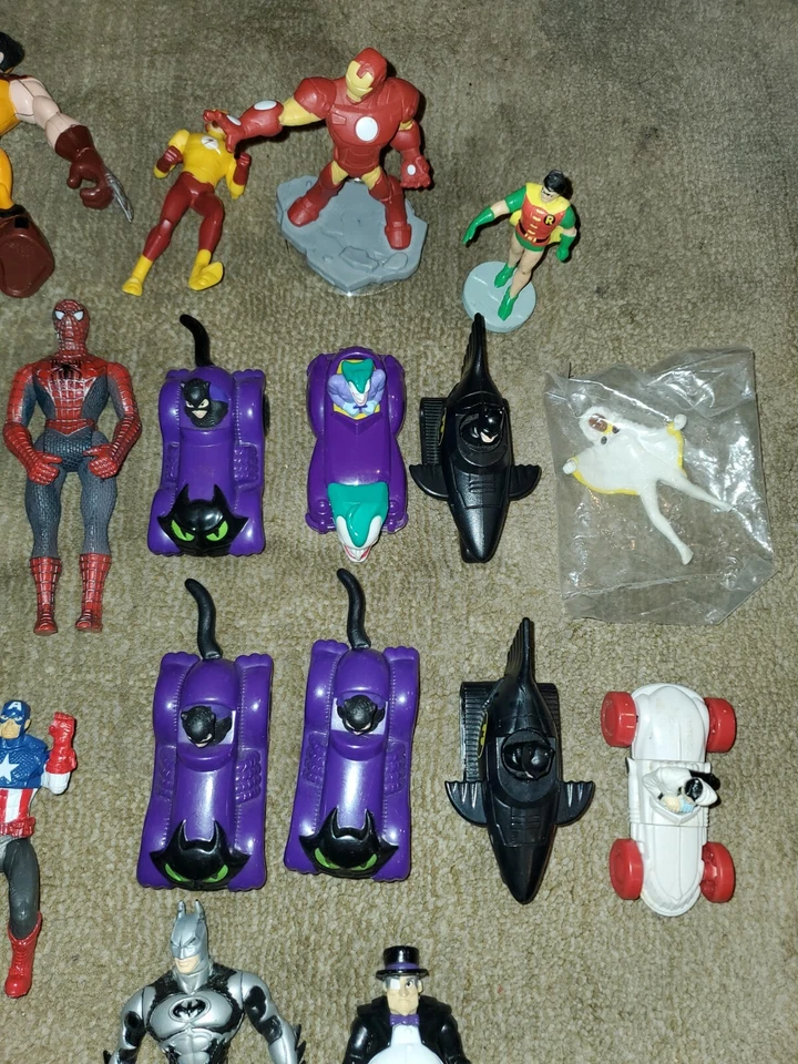 DC COMICS MARVEL LOTE DE 30+ BONECOS DE AÇÃO DE SUPER-HERÓIS MATTEL TOY BIZ TMO - Imagem 4 de 4