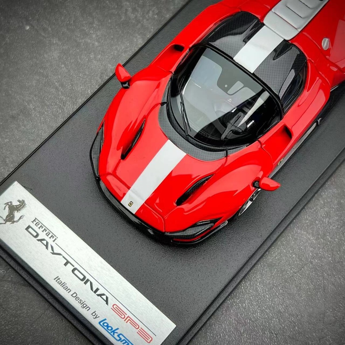 Looksmart 1/43 Ferrari SP3 Daytona Roof Close Version Rosso