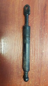 Dämpfer Heckscheibe Gasdruckfeder für BMW E39 5er 530d 97-00 8190688