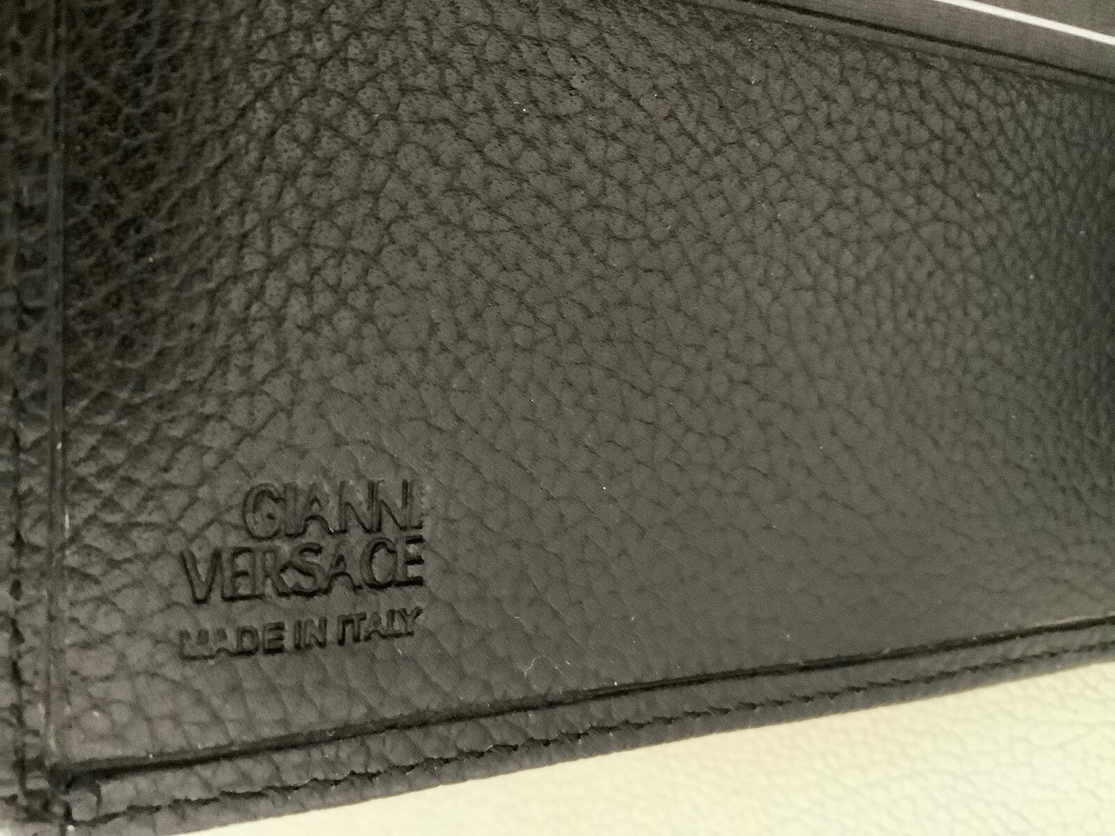 Gianni Versace Mens Black Leather Medusa Wallet Gem