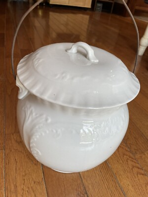 Nice Vintage Hall Chamber Pot, Wire Bail Handle, + Lid Good Shape. Look