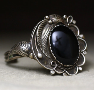 Vintage Native American Navajo Onyx Sterling Silver Cuff Bracelet Size 6.75