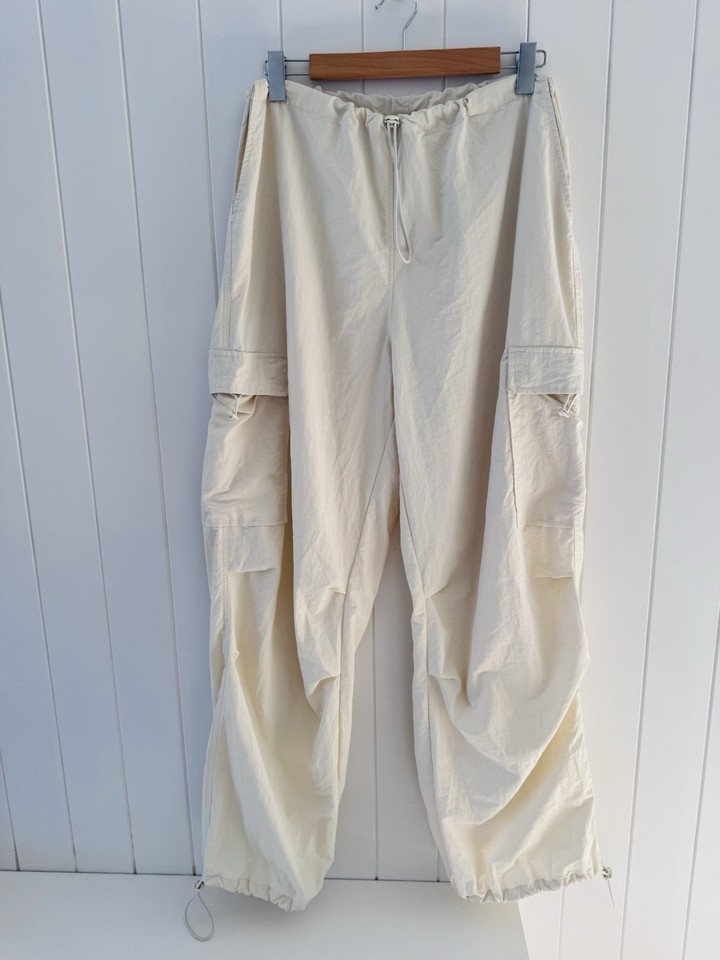 Insight Cargo Parachute Pants Size L Cream Pockets Drawstring Cord Straight Leg 