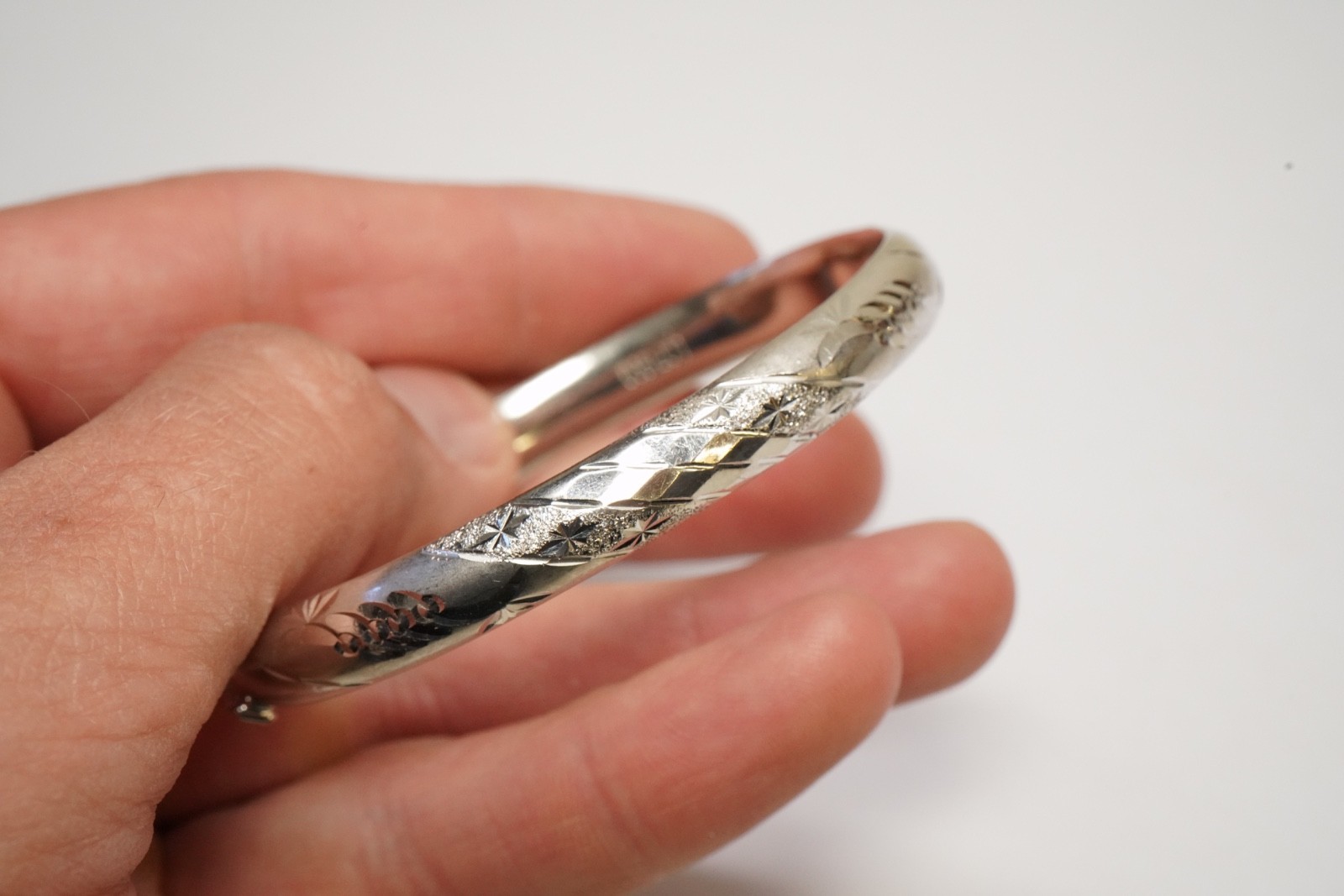 Uncommon Solid PLATINUM Hinged Bangle Bracelet - … - image 5