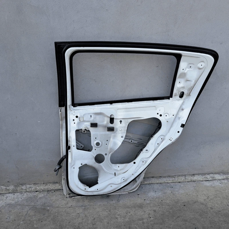 Postamt. Rechts CHEVROLET (DAEWOO) AVEO (T300) 1.3 diesel S&S(70Kw)Ber. - Bild 3 von 4