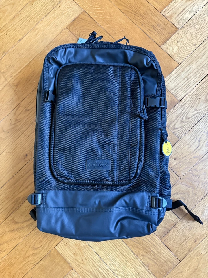 Eastpak Rucksack, Tecum L,  schwarz, Neu Original verpackt, Viele Extrafächer