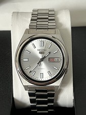 Seiko 5 7009 676A Silver Sunburst Dial Day Date Automatic 37MM 17J Apr 1986