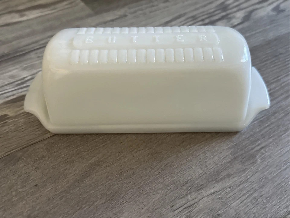 Plato de mantequilla cubierto de vidrio de leche blanco vintage Foto 2 de 4