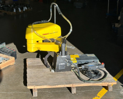 FANUC SR-12iA SCARA Robot Year 2021 w/ Controller and Teach Pendant LOW HOURS