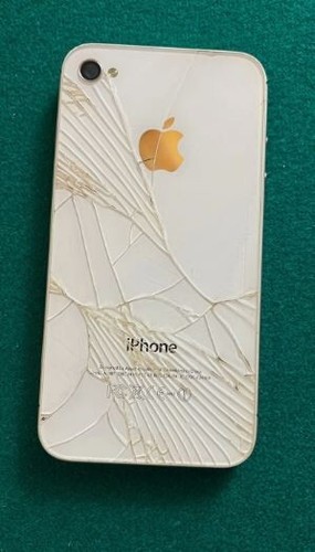 Apple iPhone 4S - Usato, vetro rotto posteriore ma funzionante - Foto 3 di 5