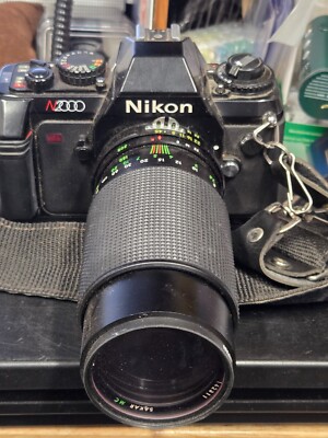 Nikon N2000 35mm SLR Film Camera W/52MM LENS