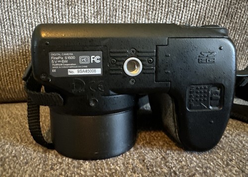 Fujifilm FinePix S1500 10.0MP Digital Camera For Parts Doesn’t Work - Picture 4 of 4