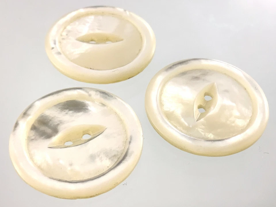 Carved MOP Mother-Of-Pearl Garment Button 1.2in Set of 3 Circle Pattern 305B - Image 2 of 4