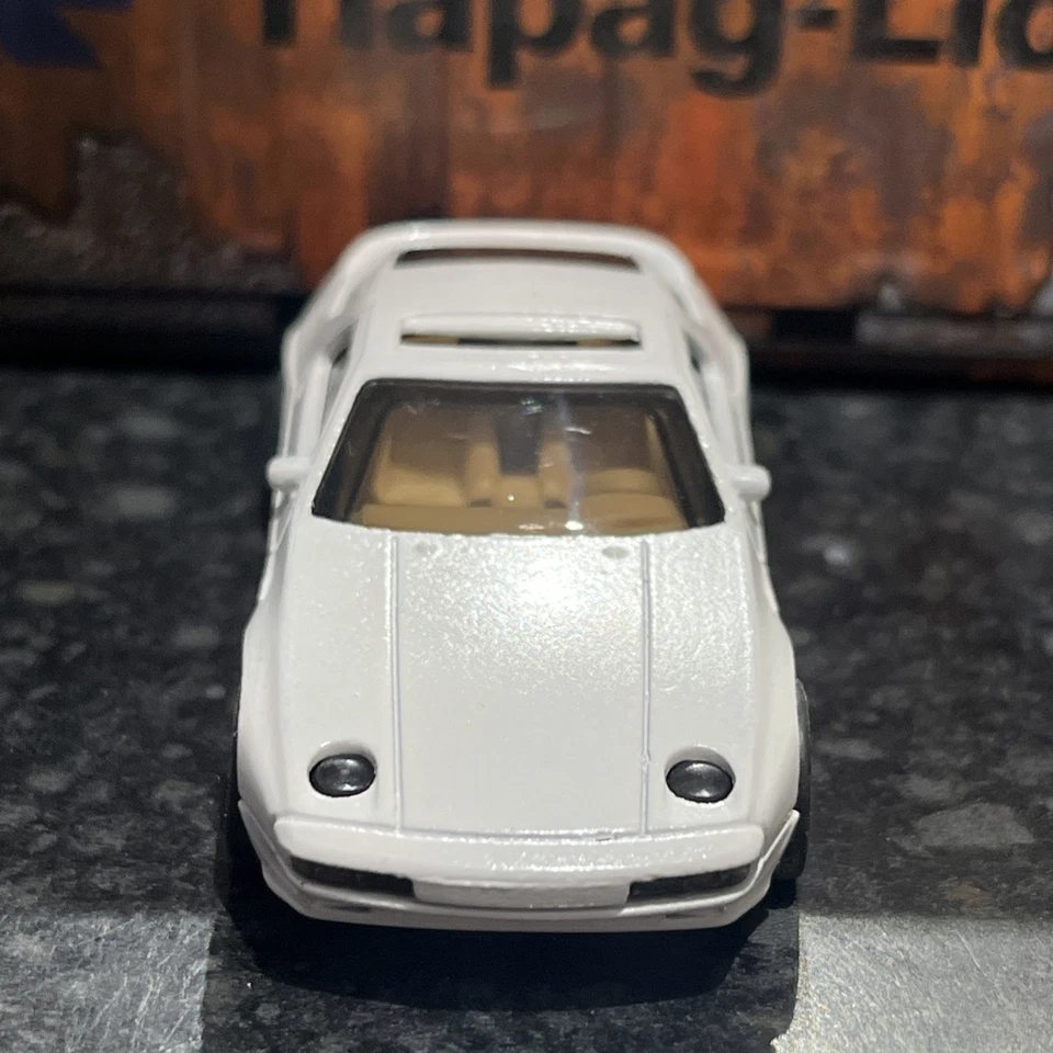 Hot Wheels Porsche 928s Custom con pilotos reales Foto 3 de 4
