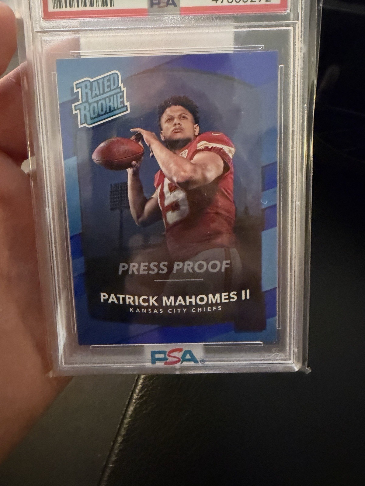 2017 Panini Donruss Patrick Mahomes Rookie Blue Press Proof PSA 8 view 4
