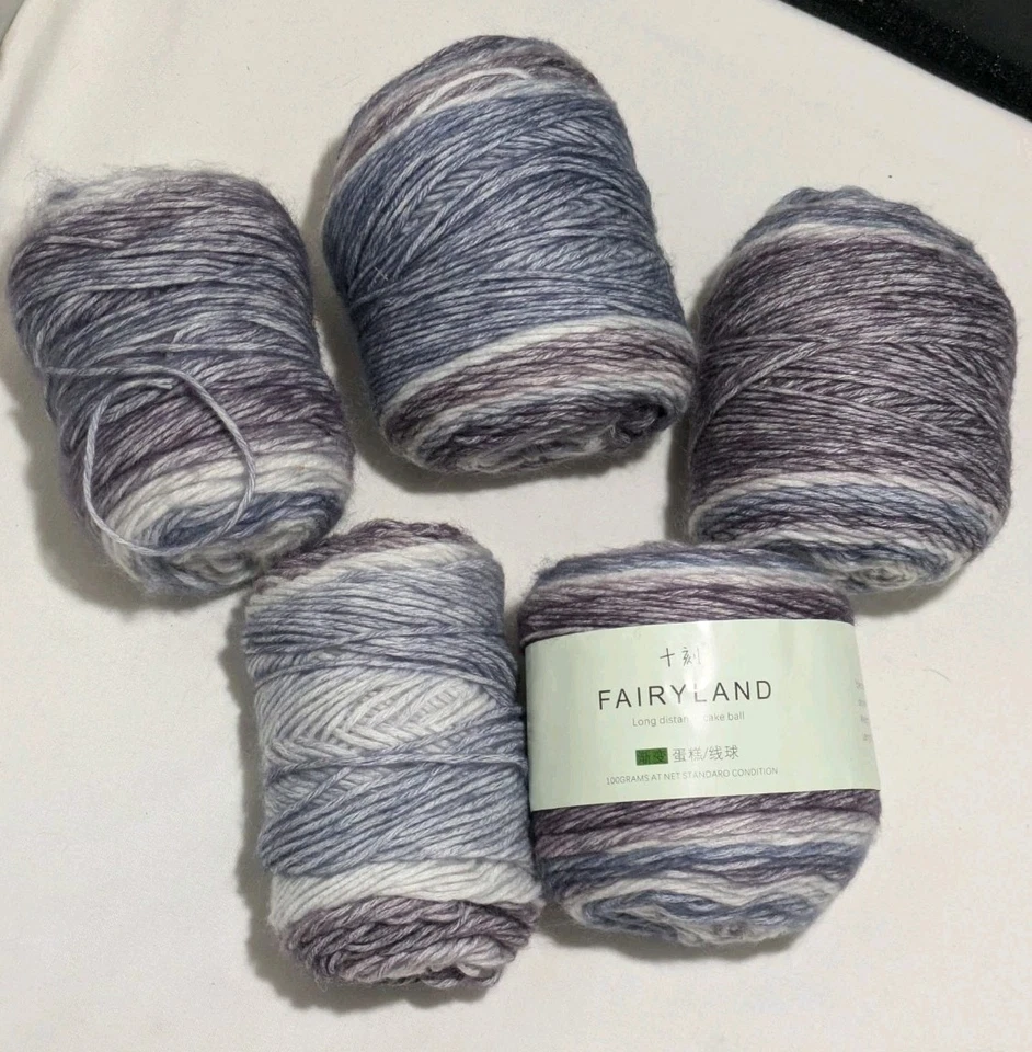 4 + Hilo de bola de pastel de algodón color degradado Fairyland, ciruela medio-fina ombre Foto 3 de 4