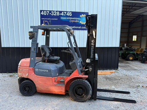 Toyota Forklift 7FDU25 5,000 lb's Diesel 2 mast 147"