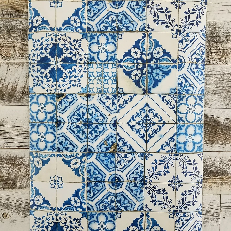 Papel pintado York Wall contemporáneo azulejo mediterráneo granja azul crema blanco Foto 3 de 4