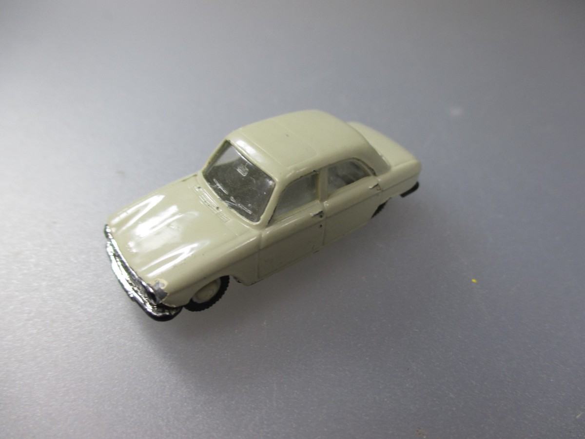 NOREV Peugeot 204 Blanche – 1/43 – Miniature Collection France – Sans Boîte