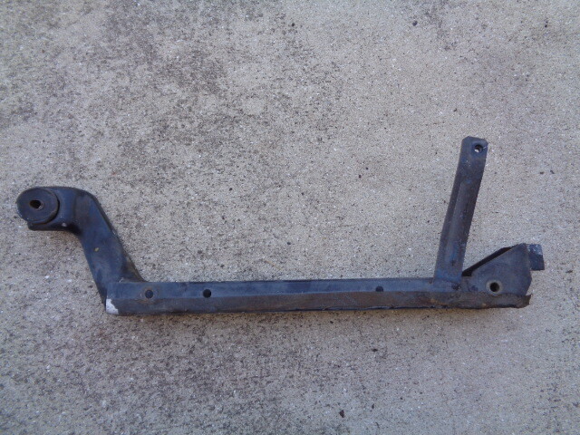 1990 NISSAN 300ZX NON-TURBO (2+2) AC CONDENSER SUPPORT BRACKET
