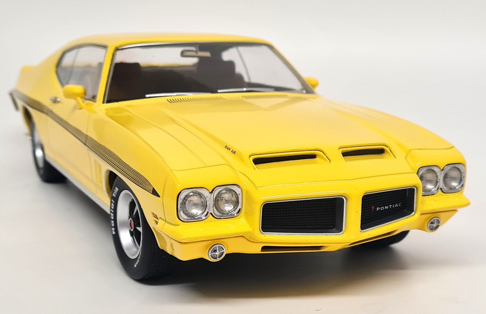 KK 1/18 Pontiac Le Mans GTO 1972 Yellow Diecast Scale Model Car