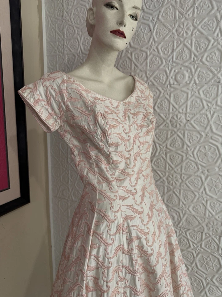 Vestido de fiesta vintage años 50 blanco rosa bordado floral-té-coqueta Cottage M Foto 3 de 4