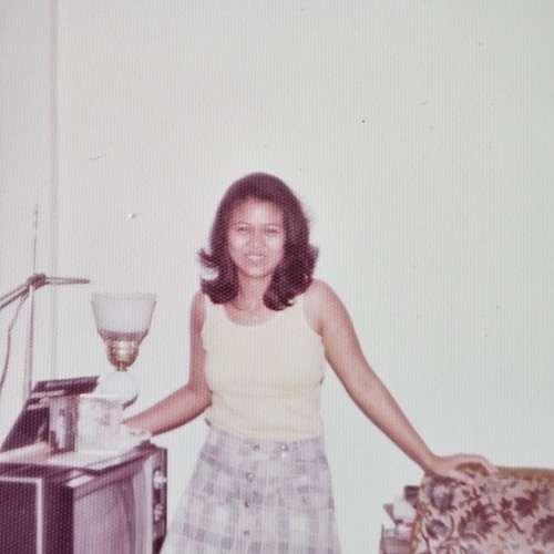 1970'S VINTAGE PHOTO PRETTY FILIPINA ASIAN TEEN WOMAN IN KNEE HIGH TOE SOCKS - Picture 2 of 5