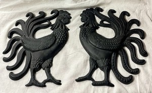 Vintage Cast Iron Black Rooster Wall Hangers Set Of 2 Excellent Condition