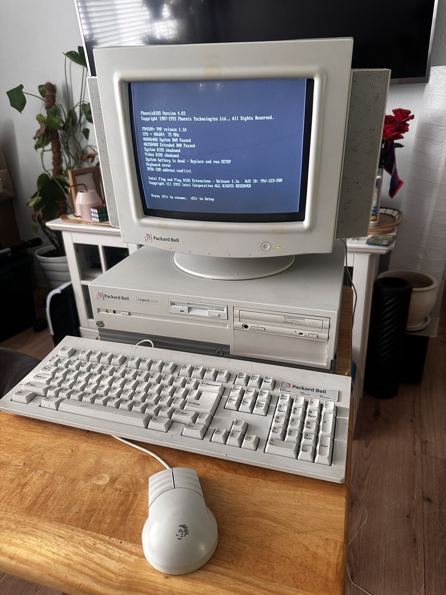 Packard Bell Legend 822CDT Vintage All Original Computer Keyboard