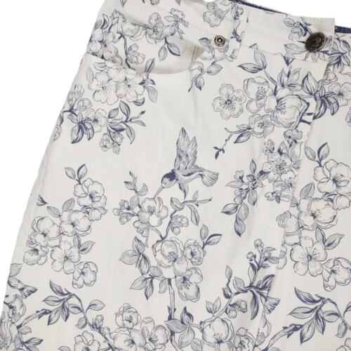 Duck Head Women's 8 White Blue Floral Toile Capri Cropped Pants Hummingbirds - Picture 2 of 5
