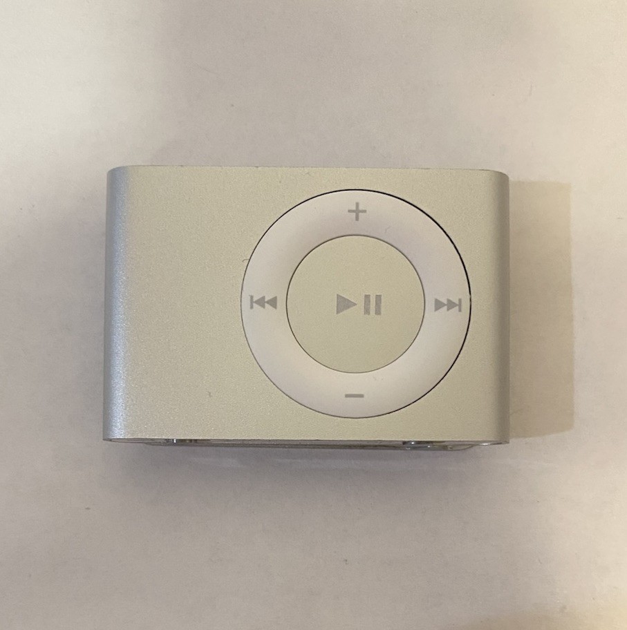 Apple iPod shuffle 2nd Generation Silver (1 GB) Works Great