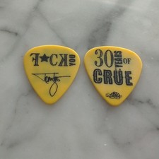 2 Motley Crue Tommy Lee Signature 30 Years Of Crue Yellow Guitar Picks 2011 Tour