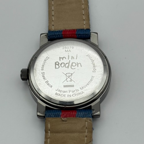 Mini Boden Homme Montre Quartz Cadran Noir Rouge Bleu Sangle Japon Travail 34mm - Photo 9 sur 22