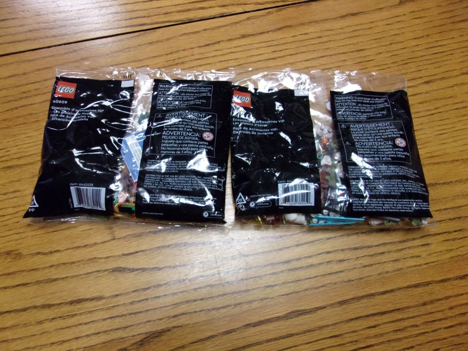 In Hand New Lego 2023 40609 Christmas/40610 Winter VIP Polybag Combo Set - Image 2 of 2