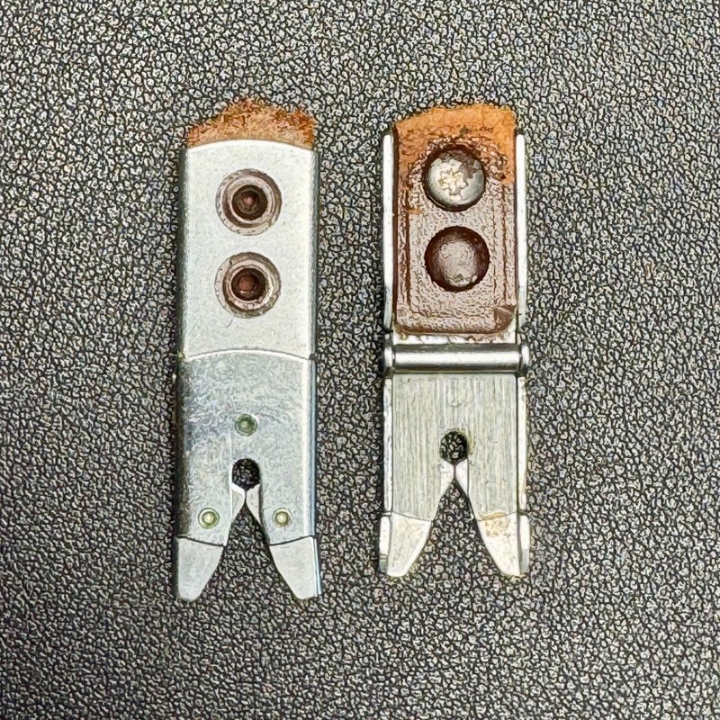 Rollei TLR Scissor Clips for Neck Strap