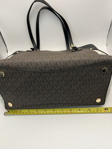 Michael Kors Voyager East West Signature Logo Tote Bag Brown - Picture 15 of 16