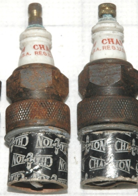 1    1930-50S CHAMPION SPARK PLUG #3COMM 7/8X18 THREAD NOS NEW CONTINENTAL ENG