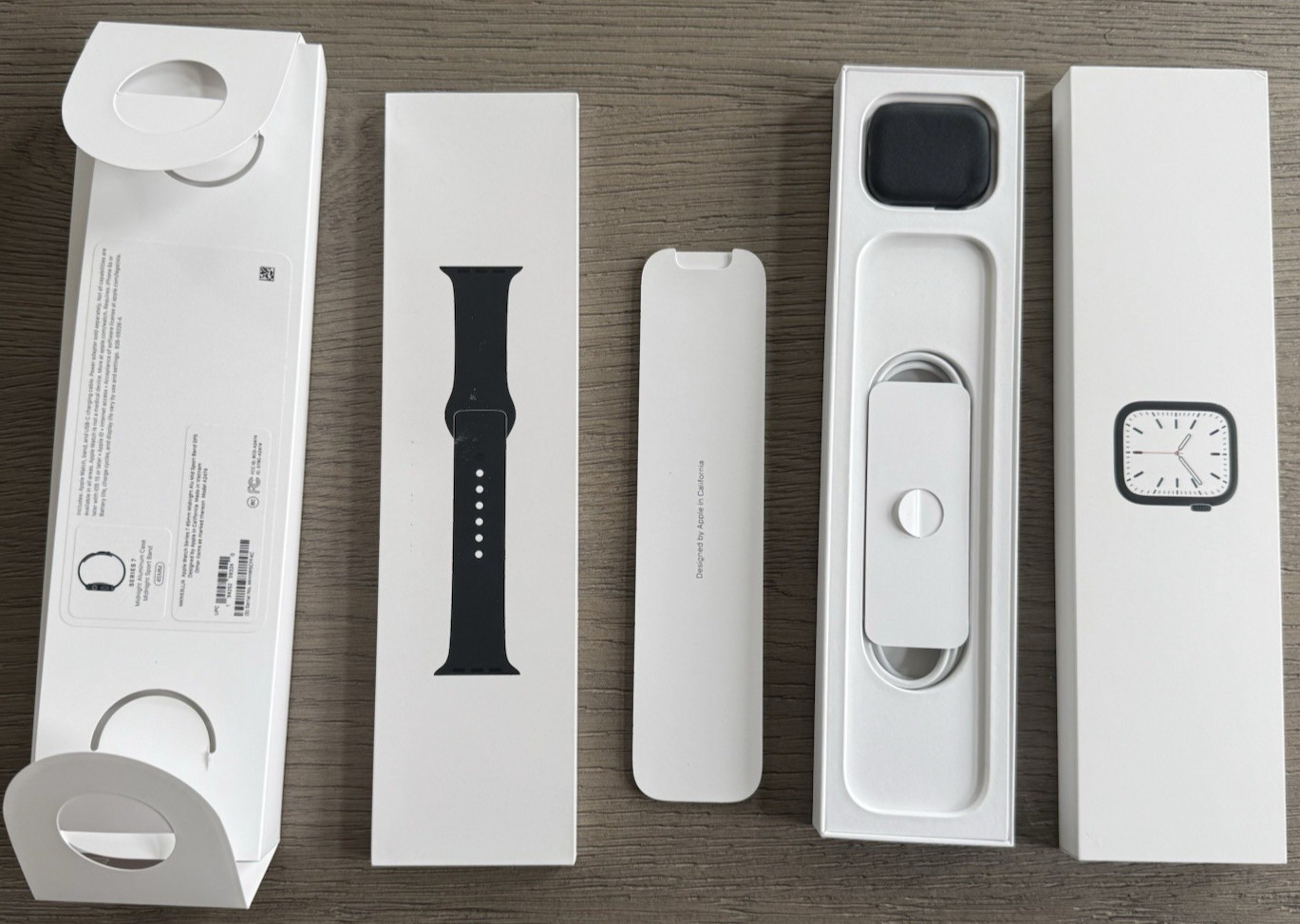 Apple Watch Series 7 GPS, 45mm Midnight Aluminium Case, Midnight Sport Band 32GB