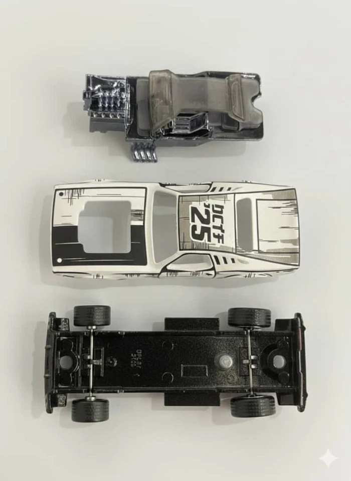 HOTWHEELS RODGER DOGER DCTF 2025 WHITE (EMPLOYEE EXCLUSIVE) - Image 3 of 4