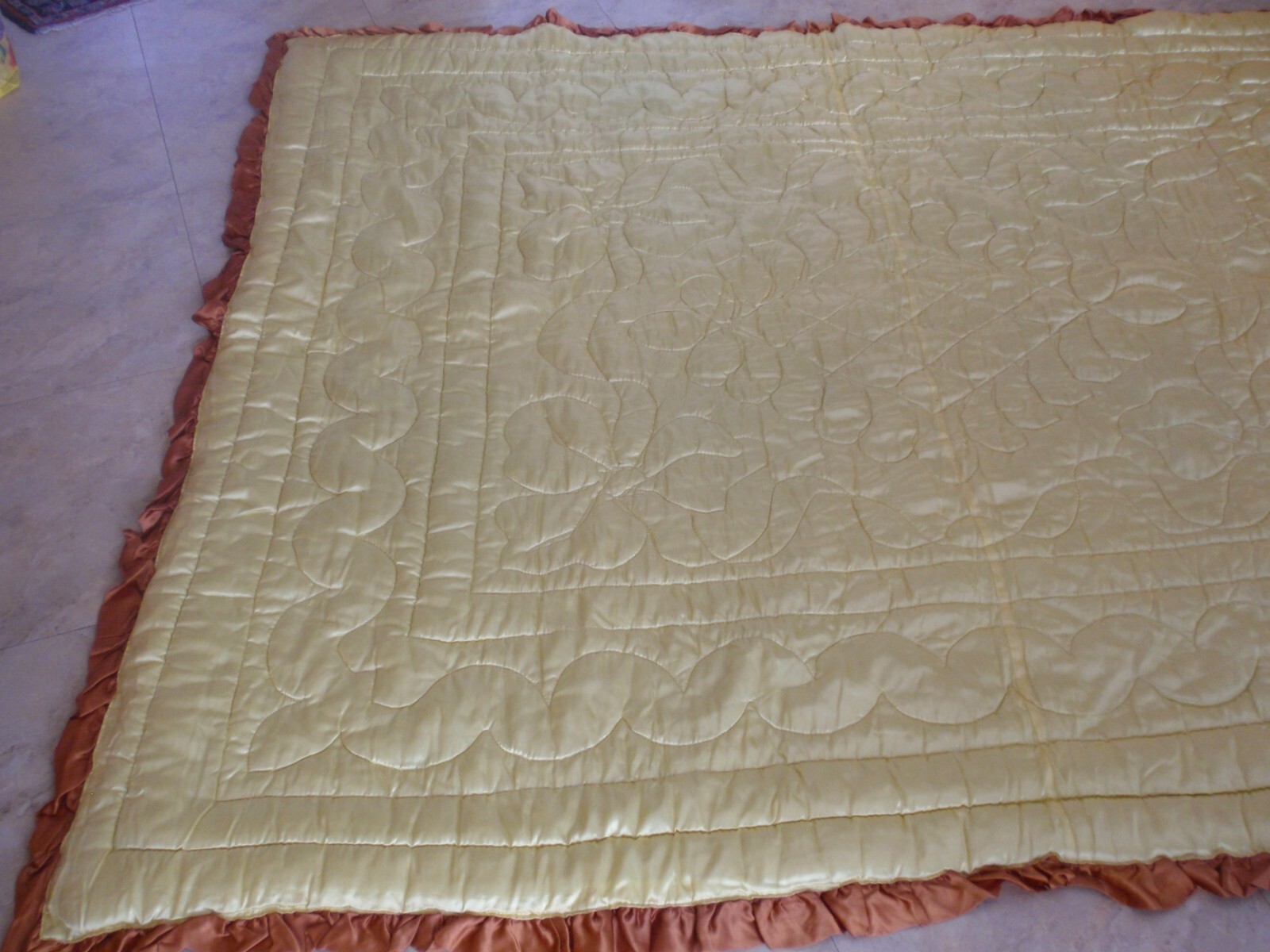 Vintage Satin Comforter 67 x 76 Ruffle Edge Yellow Brown eBay